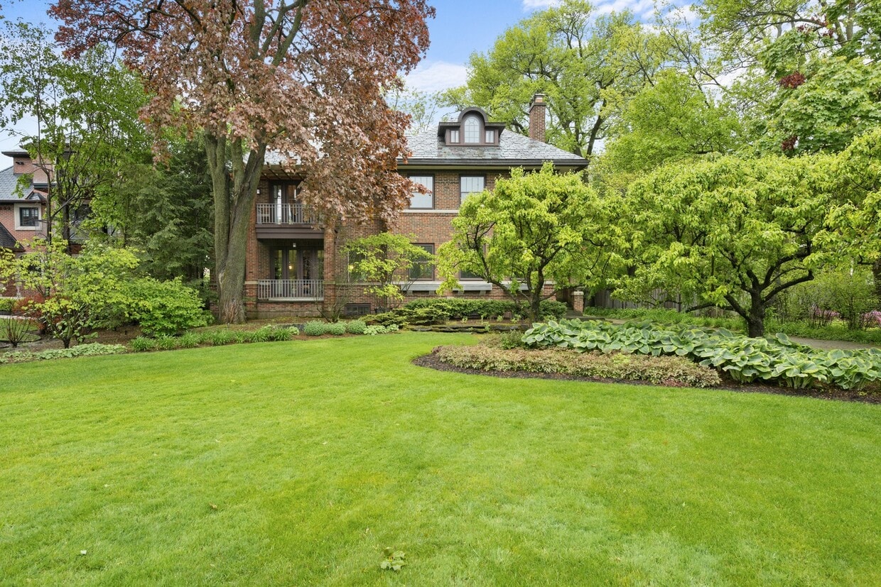 Foto principal - 212 Sheridan Rd