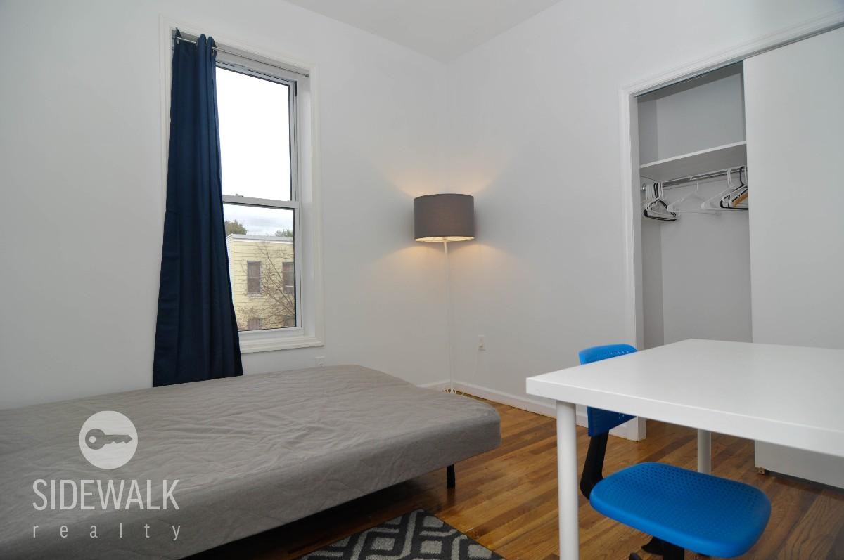 Primary Photo - 45 Rockaway Ave