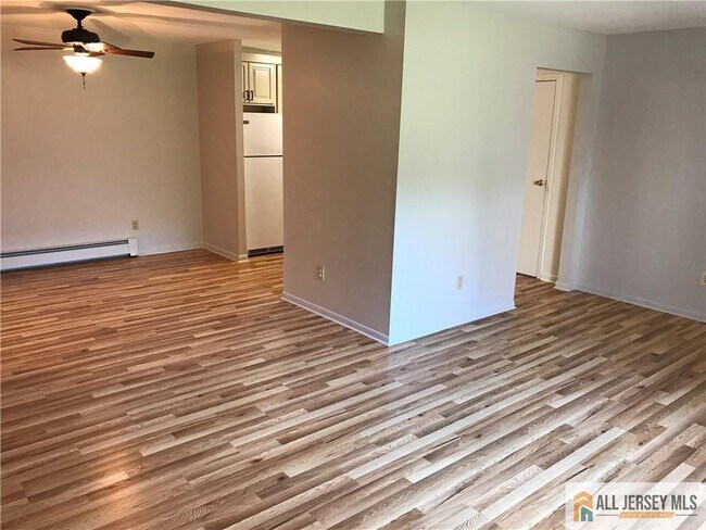 Foto del edificio - 819 Cricket Ln