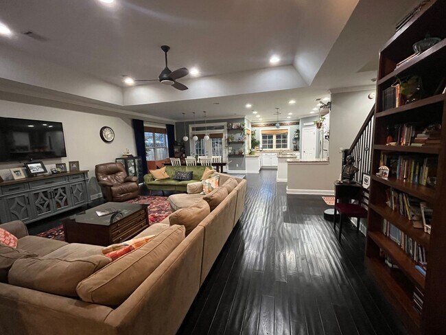 Foto del edificio - Beautiful 5 Bed 3 Bath Home! Fall 2026!