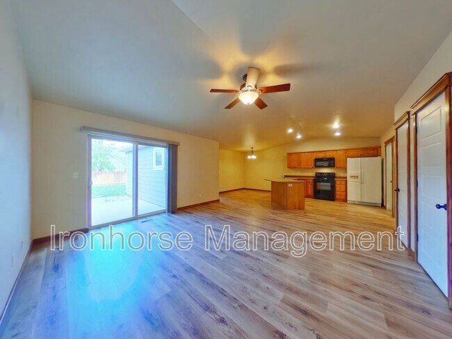 Building Photo - 103 Covey Ct