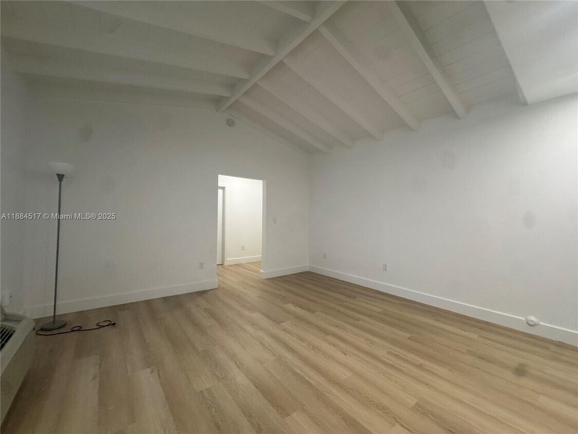 Foto del edificio - 7734 Abbott Ave