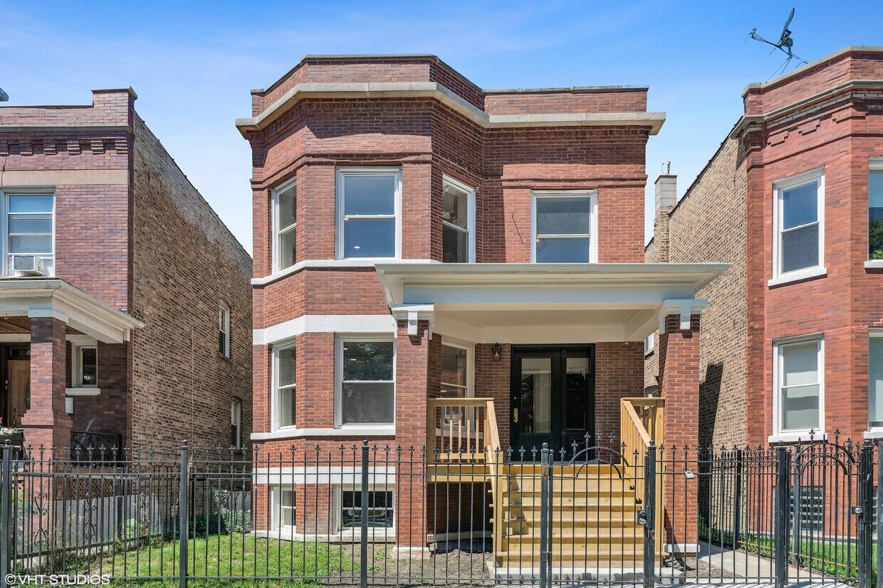 Primary Photo - 2941 N Lawndale Ave
