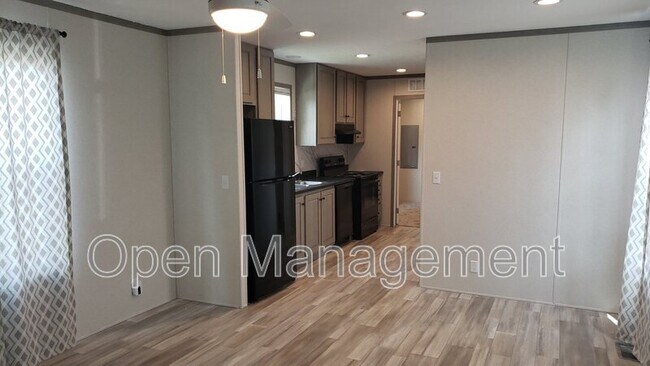 Foto del edificio - 120 Terry Blvd