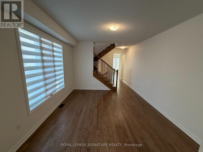 Building Photo - 1460 Chamomile Cres