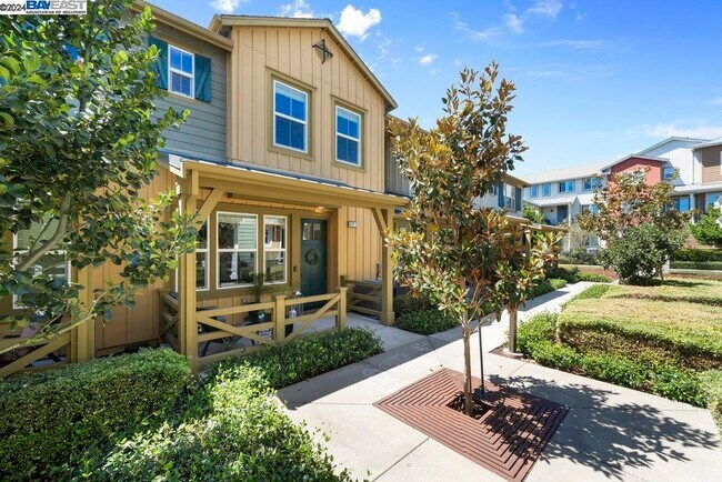 Building Photo - 418 Persimmon Common