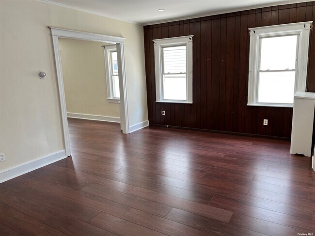 Building Photo - 240-17 93rd Ave