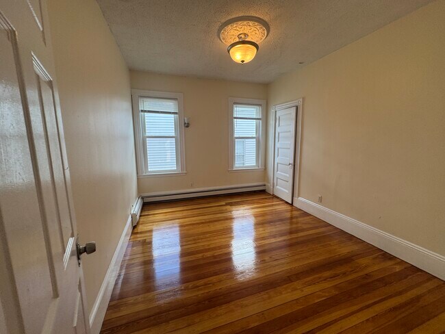 Building Photo - 174 Fisher Ave