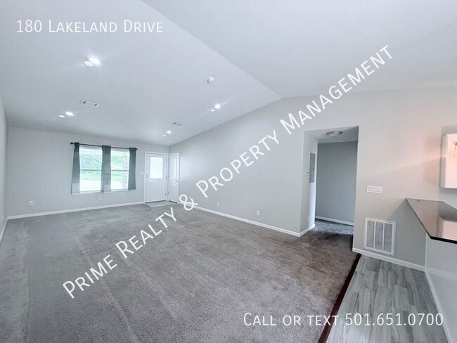 Building Photo - 180 Lakeland Dr