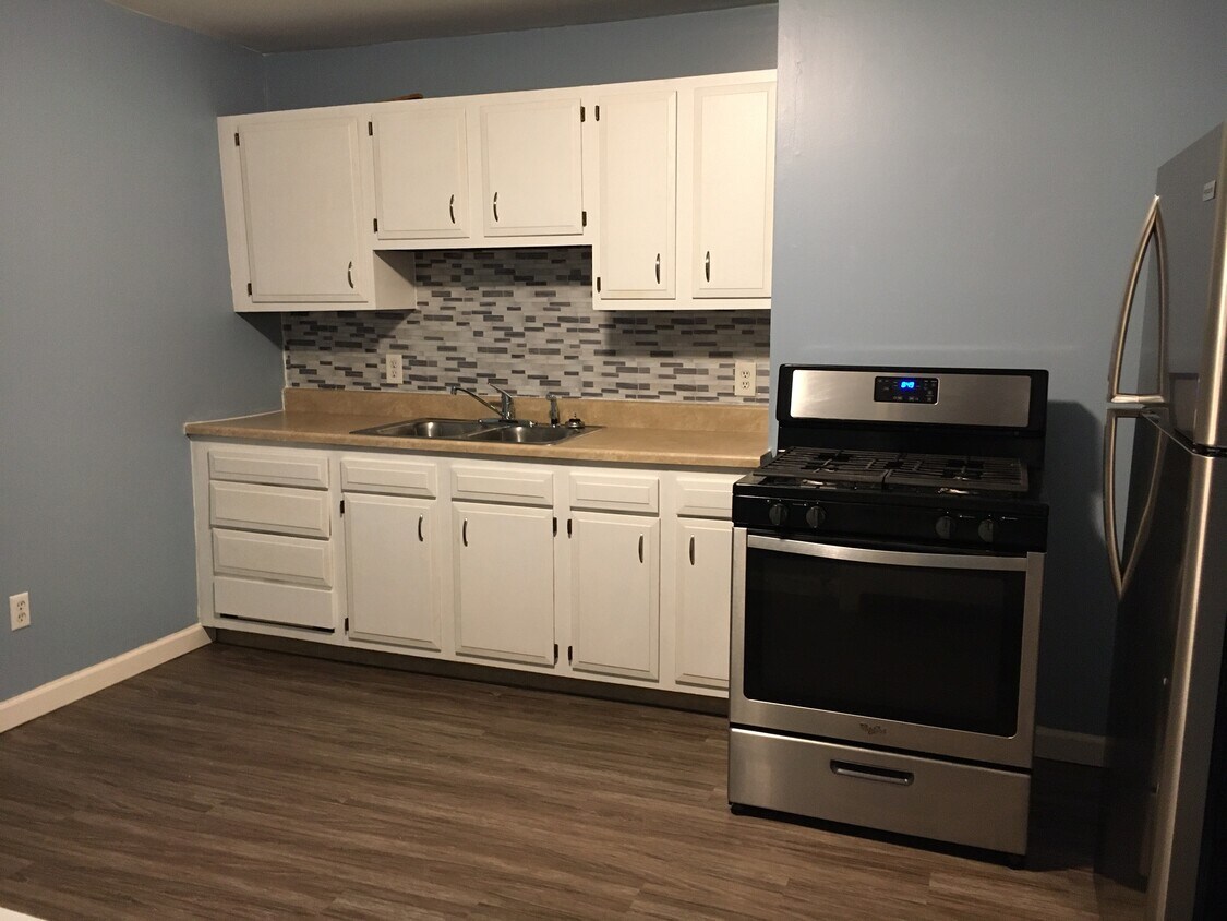 Kitchen - 38 Greeley St