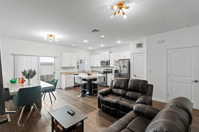 Foto del edificio - 4029 NW 11th Dr