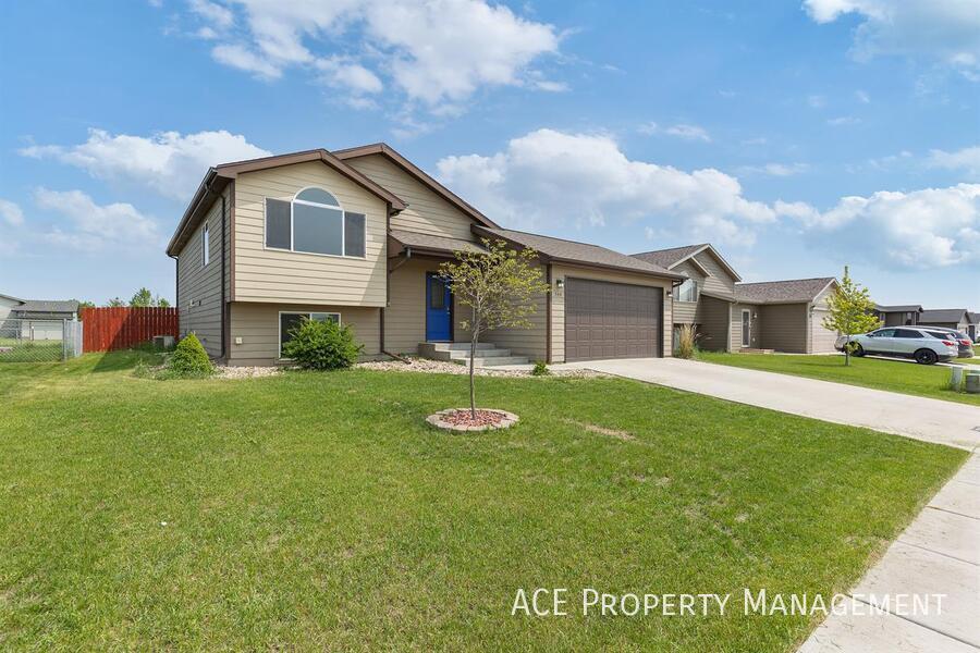Foto principal - 540 Pride Ct