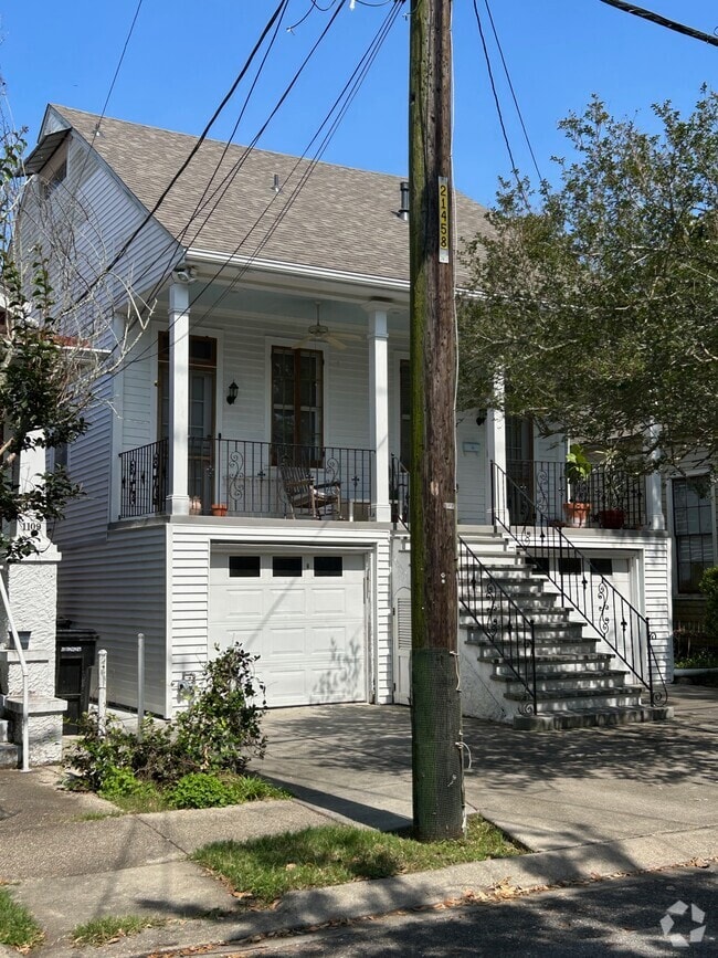 Building Photo - 1107 General Pershing St