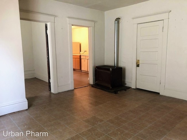 Foto del edificio - 1228 Alpine Ave NW