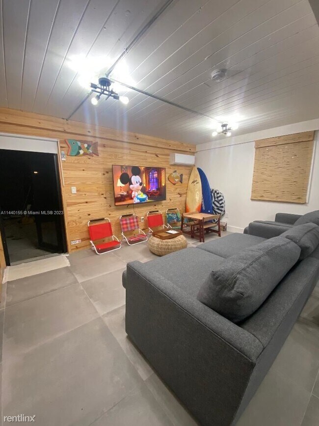 Building Photo - 3 br, 2 bath House - 4030 SW 33rd St