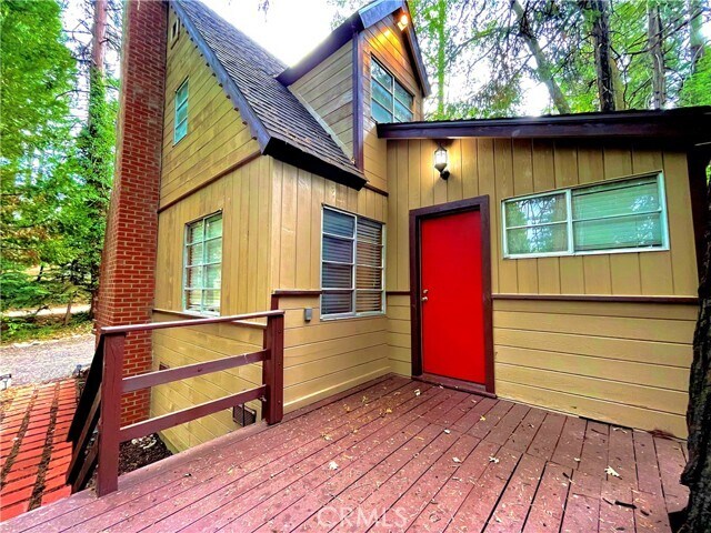 Building Photo - 220 Crest Cir Dr