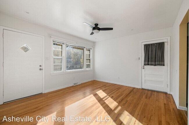 Foto del edificio - 2 br, 1 bath House - 20 Rosemary Road