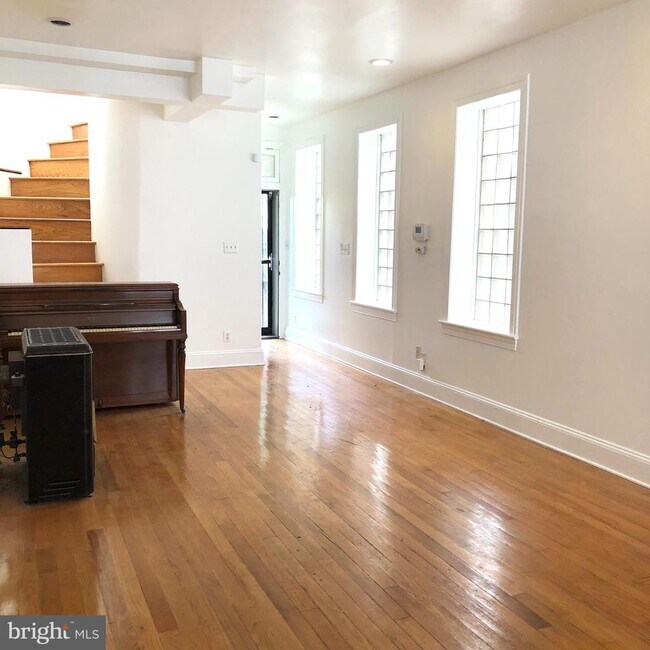 Foto del edificio - 120 S Carrollton Ave