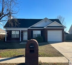 Building Photo - 105 Sark Dr