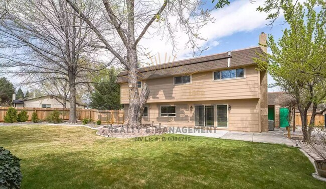 Foto del edificio - 4 Bedroom in Reno!!!  Great Location!