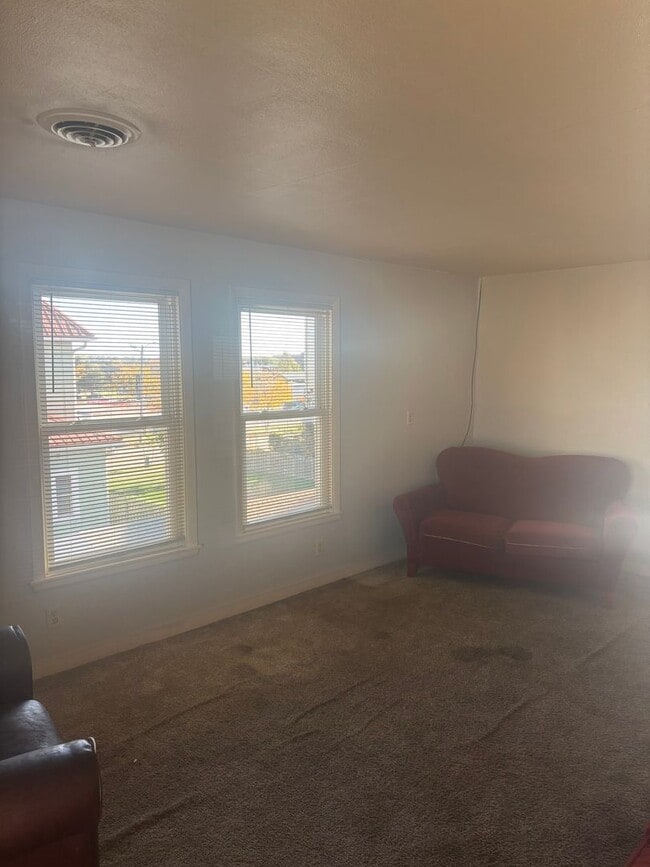 Foto del edificio - 317 8th St SE