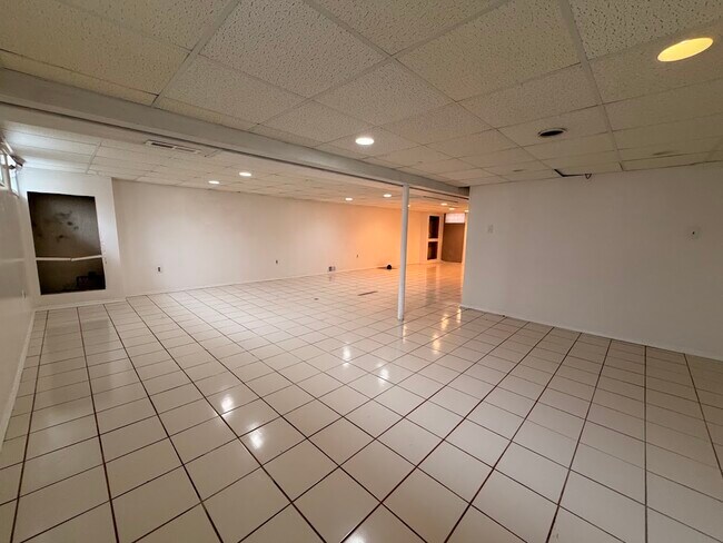 Foto del edificio - 29594 Maplewood St