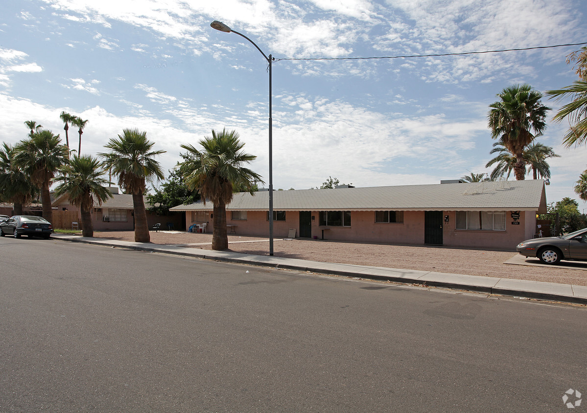 Foto principal - 799 N Washington St