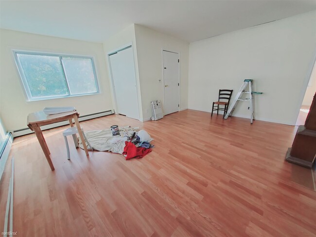 Building Photo - 2 br, 1 bath Condo - 166 Henry St