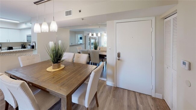 Building Photo - 19701 E Country Club Dr