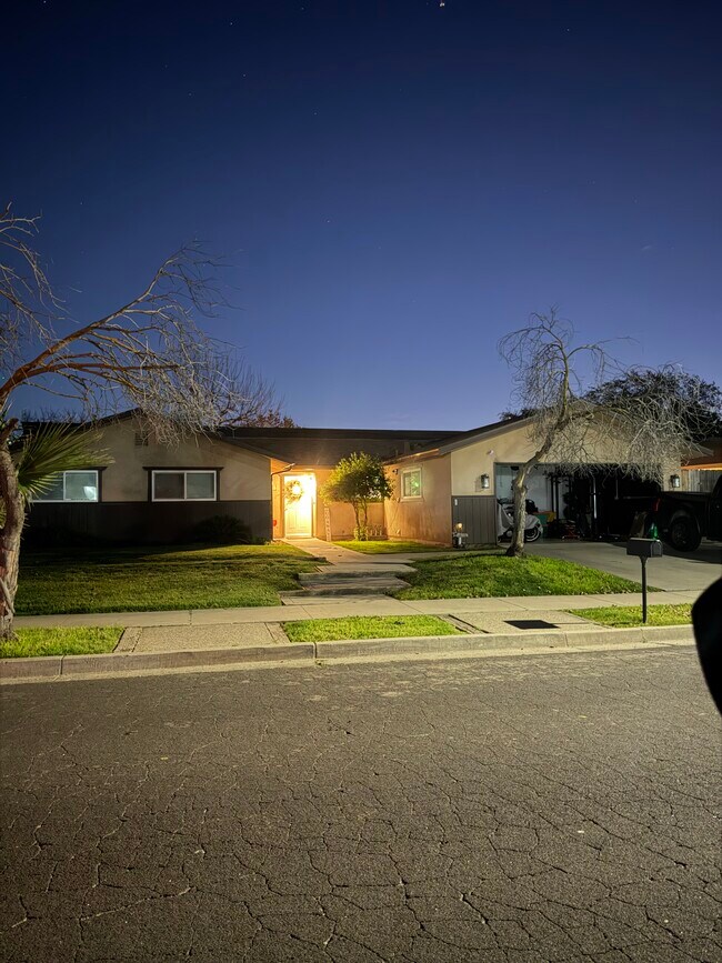 Foto del edificio - 397 W Magnolia Ave