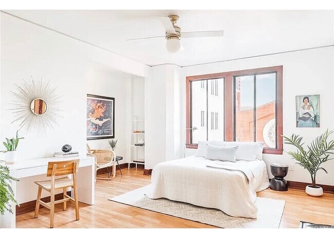 Foto del edificio - 315 W 3rd St