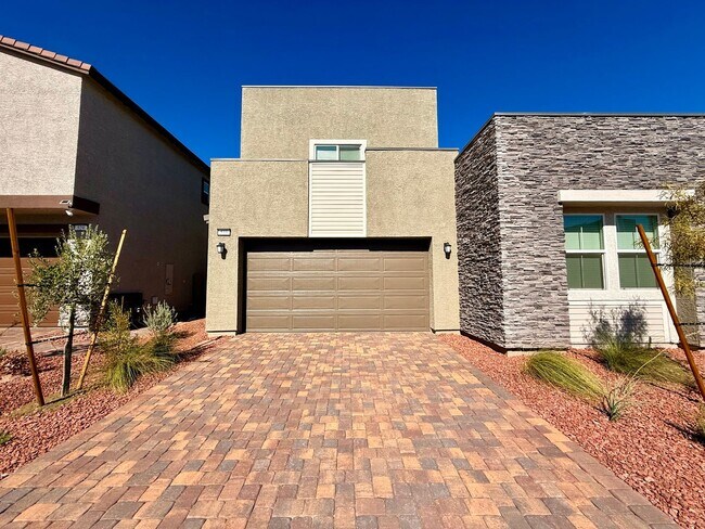 Foto del edificio - 4 BED 3.5 BATH 2 CAR GARAGE HOME w/ LOFT, ...