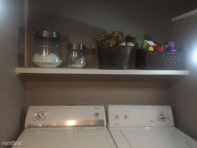Foto del edificio - 1 br, 1 bath Apartment - 7510 Briarwood Dr