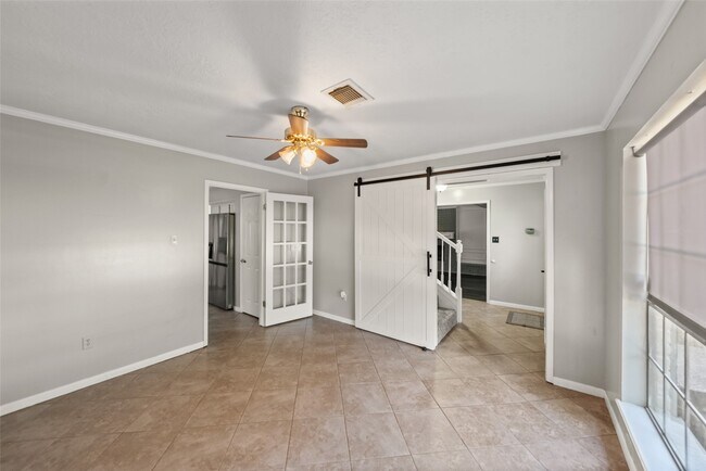 Foto del edificio - 8407 Barmby Ct