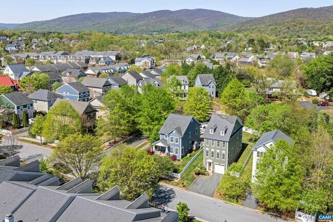 Foto del edificio - 545 Summerford Ln
