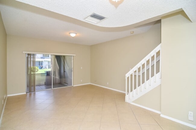 Building Photo - 16648 Hemingway Dr