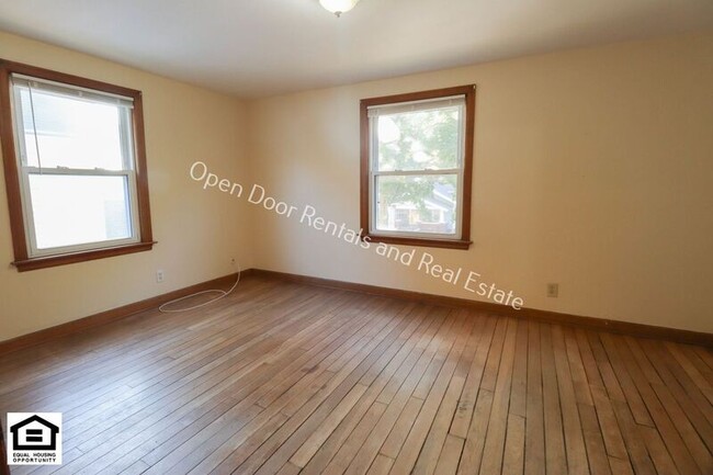 Building Photo - 1806 Crescent Ave
