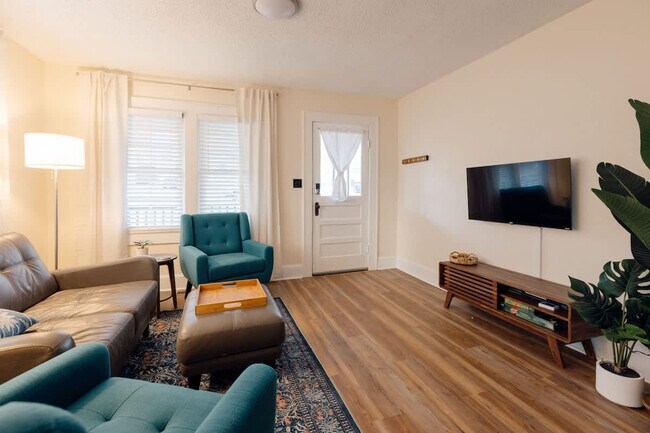 Foto del edificio - 217 Highland Ave