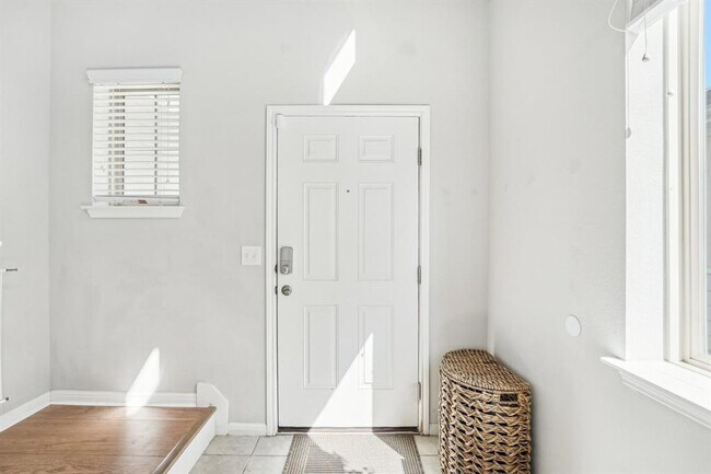 Foto del edificio - 5303 Marsh Ln