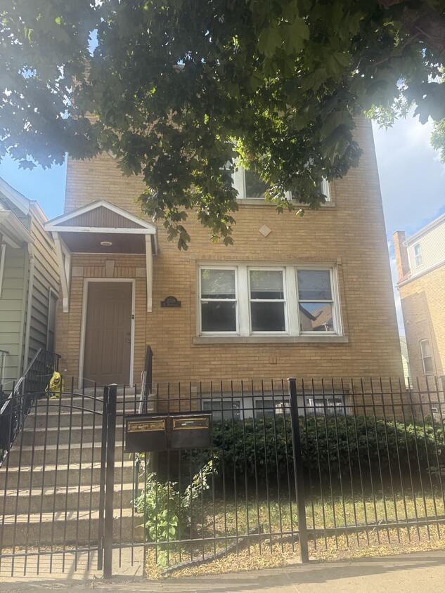 Foto principal - 2708 N Marshfield Ave