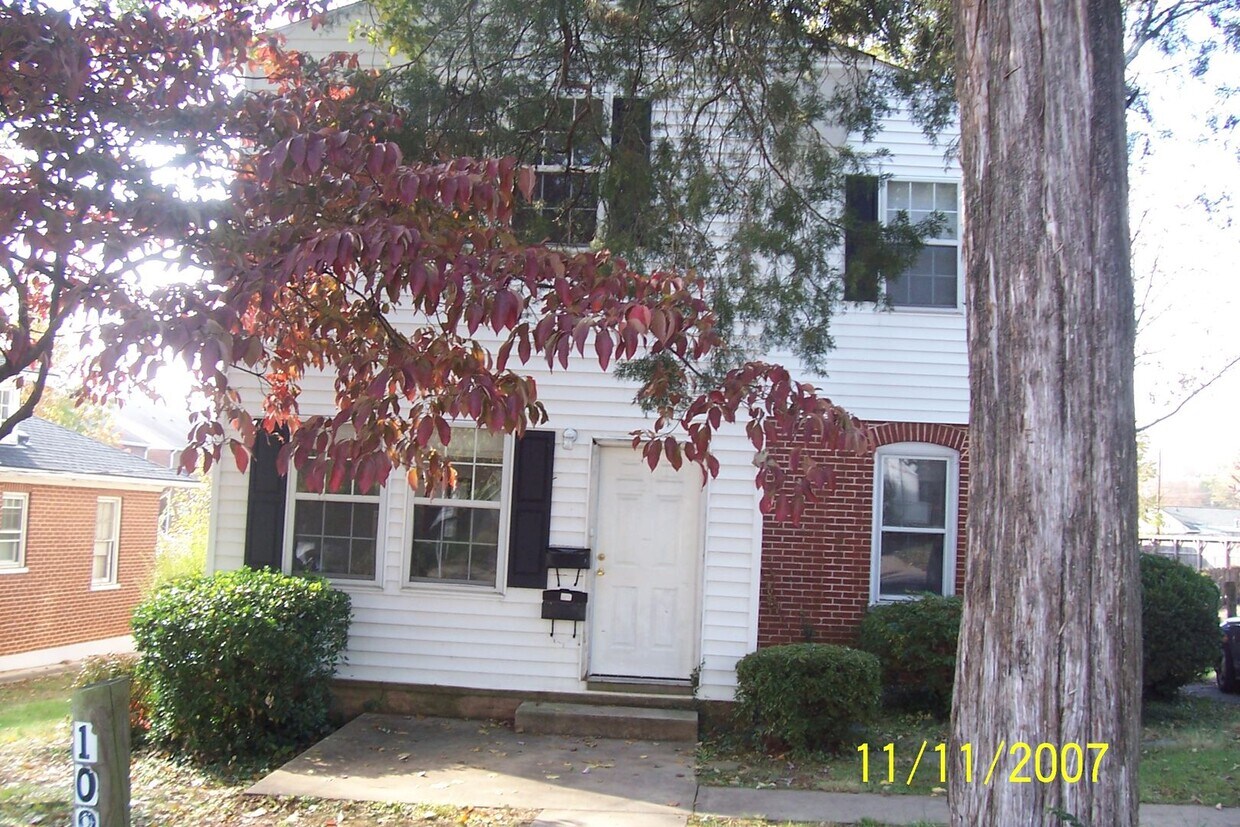 109 Observatory Ave Unit A, Charlottesville, VA 22903 Room for Rent