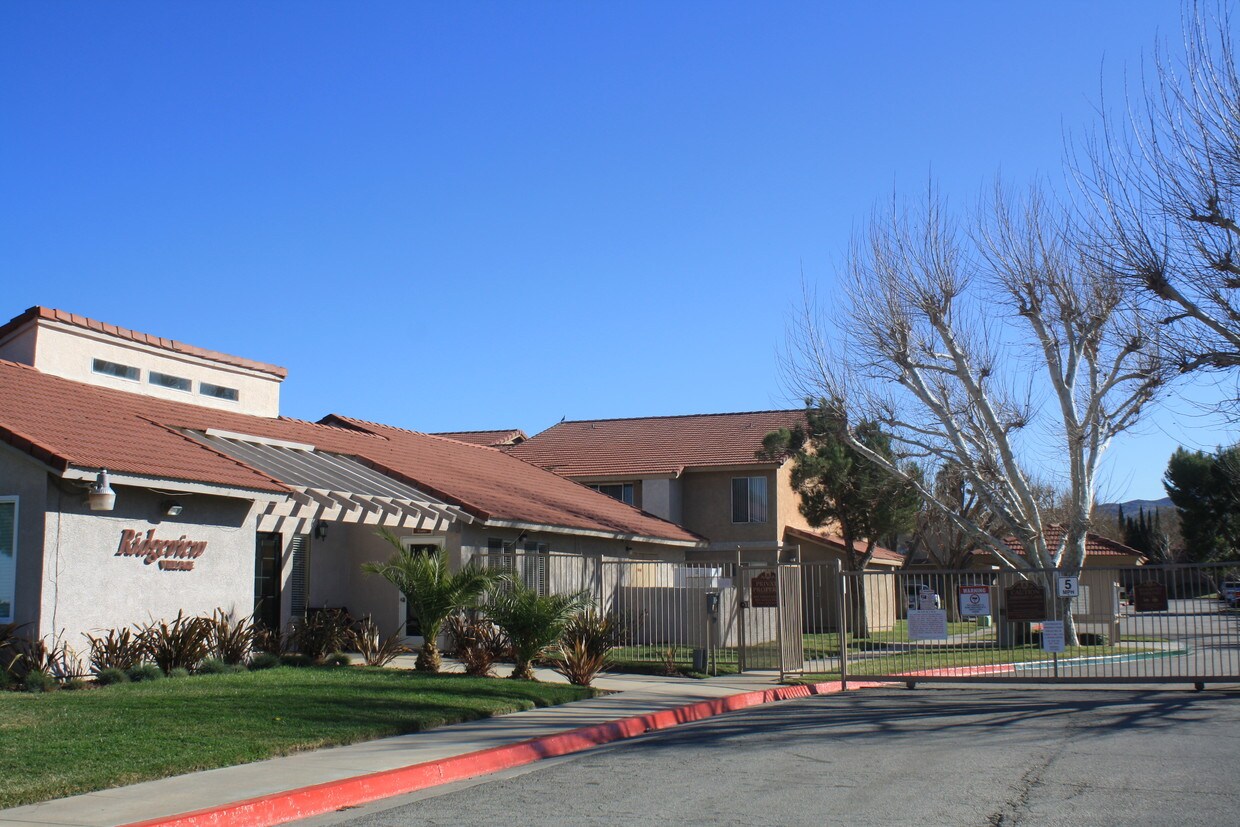 Ridgeview Village Apartments Apartments In Palmdale
