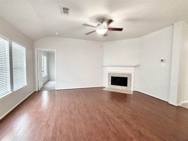 Building Photo - 12404 Shady Brook Dr