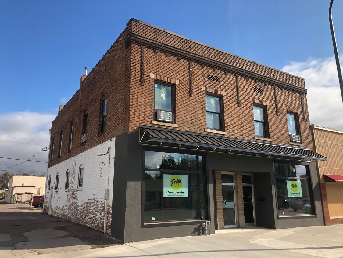 Primary Photo - 809 W 7th St
