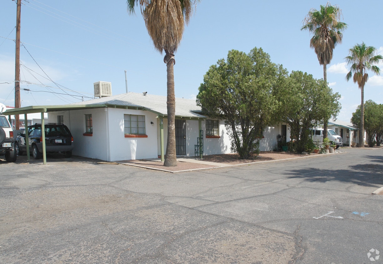 Primary Photo - Prince Apartments