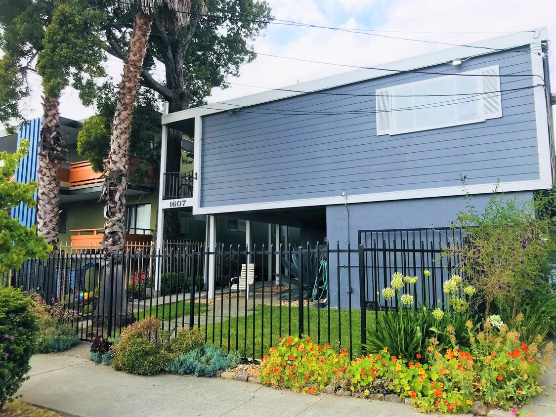 Foto principal - 2 bedroom in Berkeley CA 94703