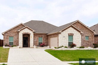 Building Photo - 1475 Waterview Dr