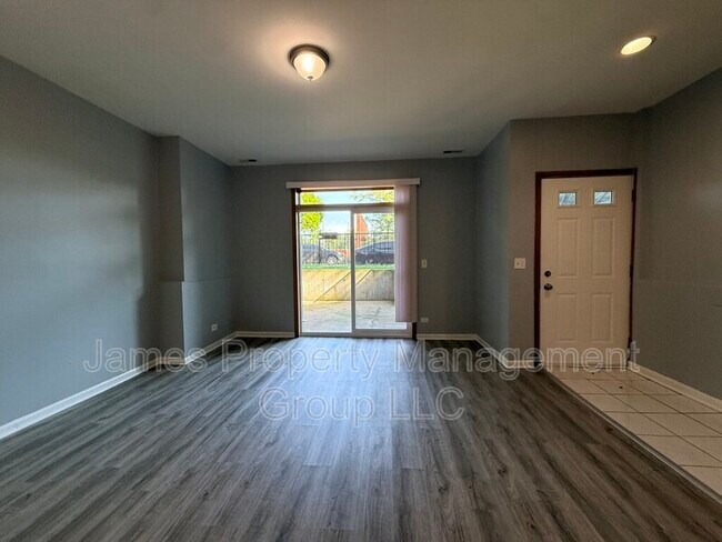 Foto del edificio - 2711 W Congress Pkwy