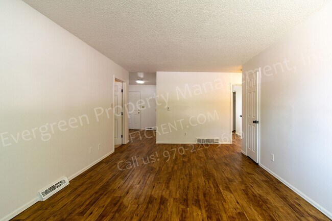 Foto del edificio - 2439 Clearview Ave