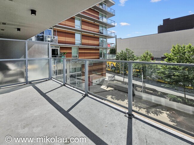 Photo du bâtiment - 180 E 2nd Ave